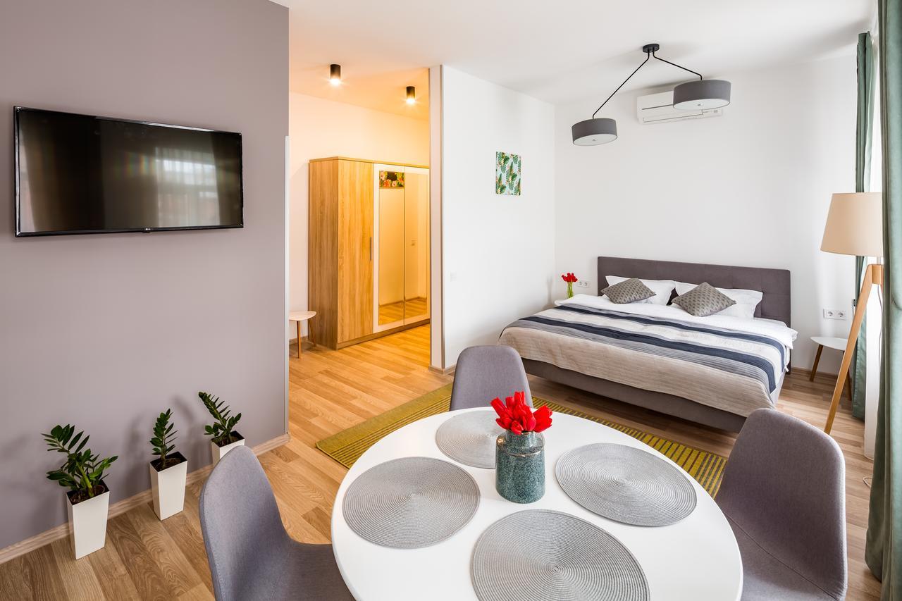 Apart Hotel Code 10 Lviv Kültér fotó